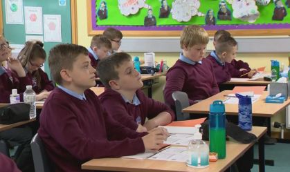 Cepa originária da Índia alerta escolas no Reino Unido 