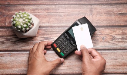 Lojista já pode registrar recebíveis de cartão; entenda a vantagem da nova regra
