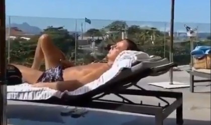 João Doria é visto tomando sol em hotel de luxo