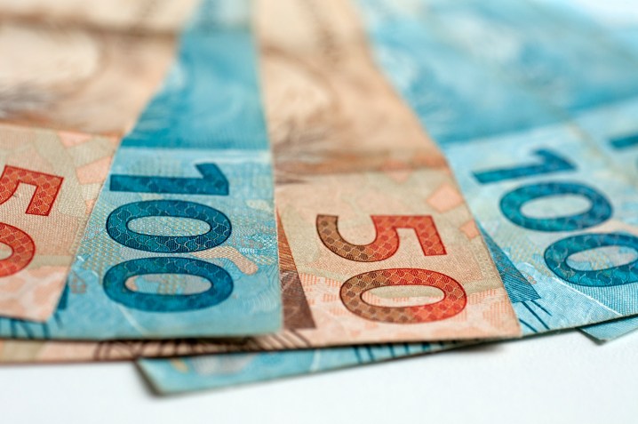 Massa de rendimento subiu 2,1% frente ao trimestre anterior e 6,0% na comparação anual/ Foto: Getty Images/Priscila Zambotto