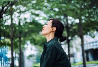 Cinco passos para começar a meditar durante o dia e conseguir dormir melhor