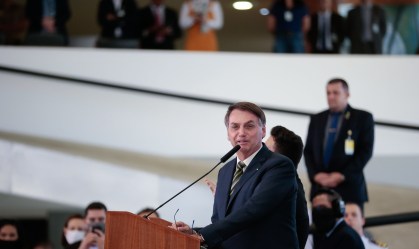 Bolsonaro tem 'obrigação' de provar fraude nas eleições, diz professor