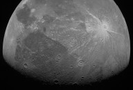 Impacto de asteroide gigante mudou eixo de lua de Júpiter, diz estudo