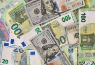 Procura por dólar e euro dispara no primeiro semestre de 2022, diz Abracam