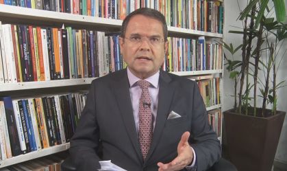 Rezende: Procuração de Bolsonaro a Wassef sinaliza retomada do caso Adélio