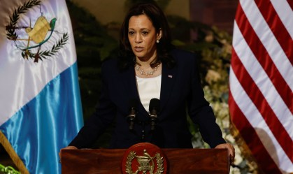 Kamala rebate crítica por não ir à fronteira mexicana: 'Também não fui à Europa'