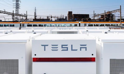 Elon Musk diz que as ações da Tesla estão supervalorizadas; papéis caem 10,3%