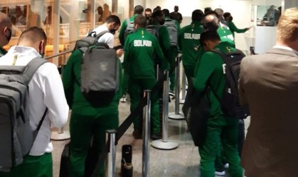 Seleção da Bolívia desembarca em Goiânia para disputa da Copa América