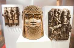 Bronzes de Benin no Museu de Arte e da Indústria em Hamburgo, Alemanha