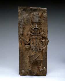 Peça de bronze de Benin que será devolvida pelo Met Museum