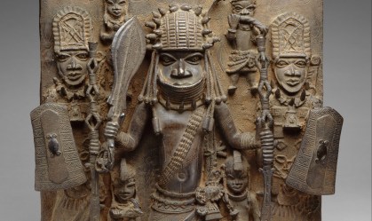 Placa de bronze de Benin que será devolvida à Nigéria