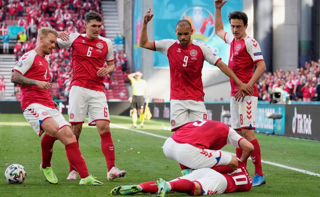 Eriksen sofreu parada cardíaca em campo na Eurocopa 2020; re