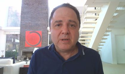 Cardiologista ensina como socorrer alguém com síncope, como jogador da Dinamarca