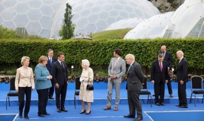 Em reunião do G7 na Inglaterra, líderes se encontram com a rainha Elizabeth II