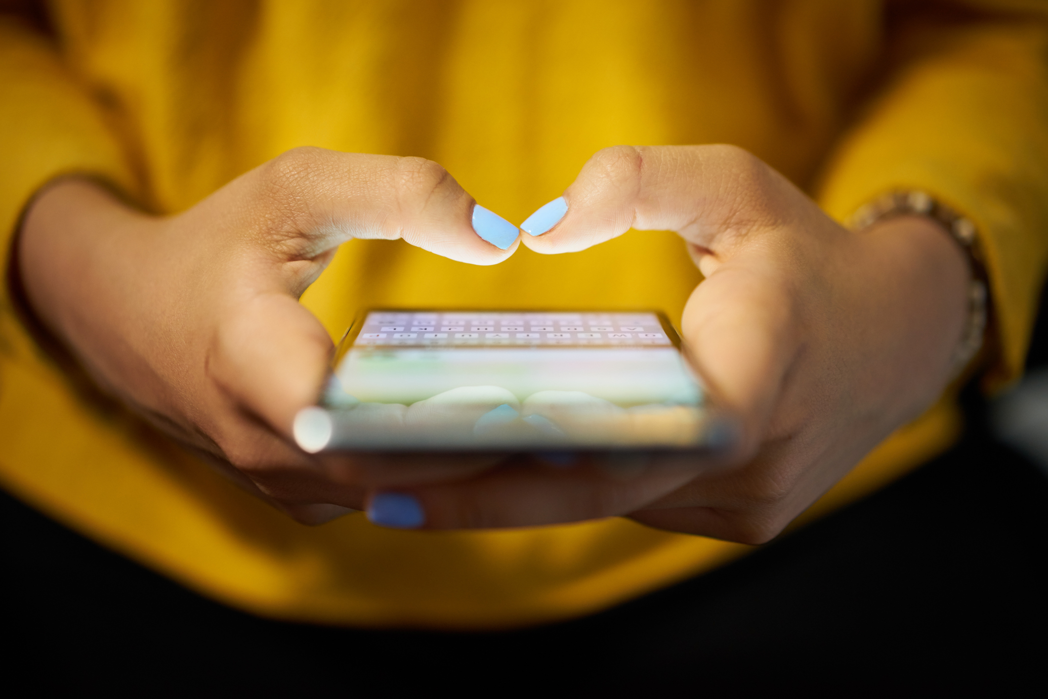 Redes sociais estão se esforçando para apagar contas tidas como inautênticas