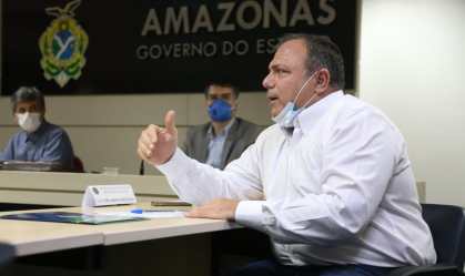 Após saída de Teich, Saúde vai mudar atendimento de casos leves de Covid-19