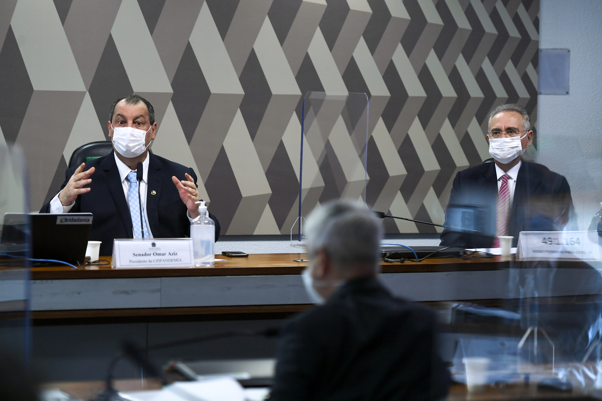 Senadores discutem requerimentos de convocação para a CPI da Pandemia