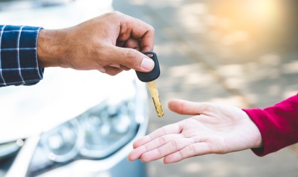 Antigo dono de carro que não comunicar venda responderá por multas do novo dono