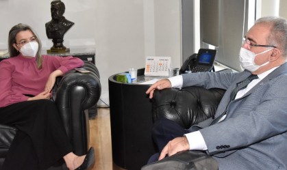 Secretaria de Enfrentamento à Covid: governo nomeia substituta de Luana Araújo