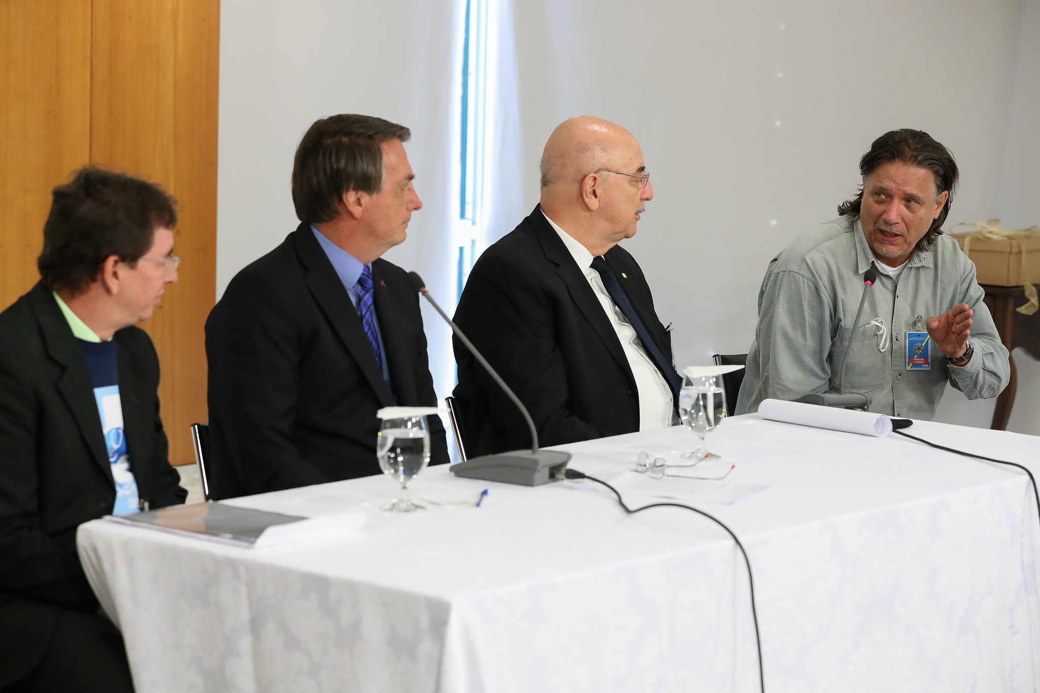 Jair Bolsonaro, o deputado Osmar Terra e o virologista Paolo Zanotto Jair Bolsonaro, o deputado Osmar Terra e o virologista Paolo Zanotto