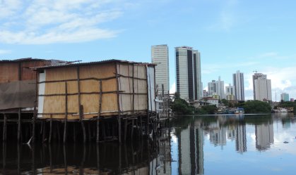 Meio milhão de mortes por Covid carrega marca da desigualdade do Brasil