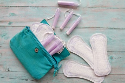 Pobreza menstrual é caracterizada pela falta de acesso a recursos