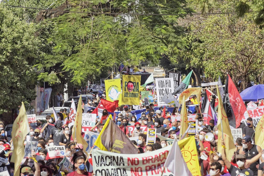 Protesto contra o governo do presidente Jair Bolsonaro no centro de Goiânia (GO)