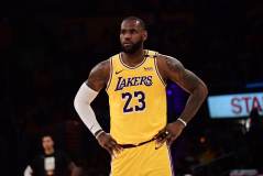 LeBron James em partida do Lakers
