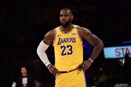 LeBron James em partida do Lakers