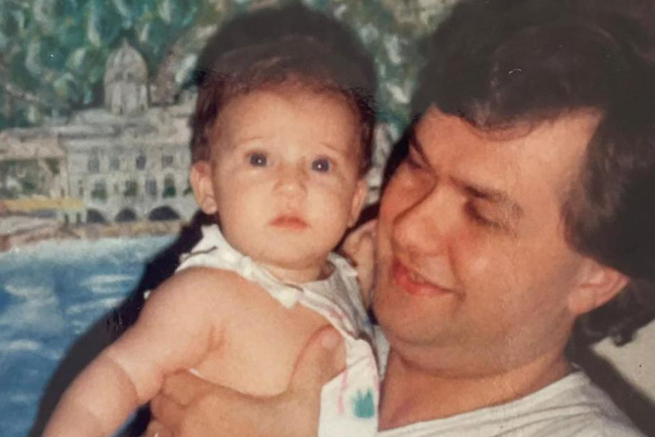 Angelo Capurro com sua filha Maria Eleonora em Buenos Aires, Argentina 1987. Angelo Capurro com sua filha Maria Eleonora em Buenos Aires, Argentina 1987.
