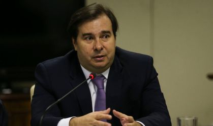 Maia sobre vídeo de Bolsonaro: "Criar tensão institucional não ajuda o país"