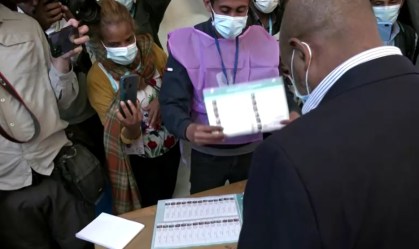 Ex-prisioneiro político, Berhanu Nega é o principal candidato de oposição do pri