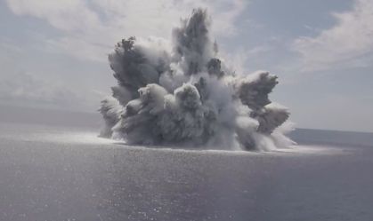 Marinha dos Estados Unidos fez teste para avaliar resistência de porta-aviões