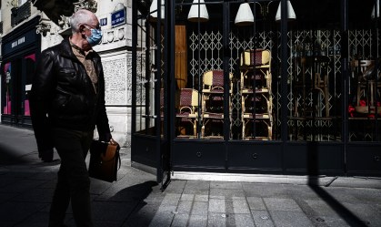 Médicos franceses dizem ter encontrado paciente de dezembro com Covid-19