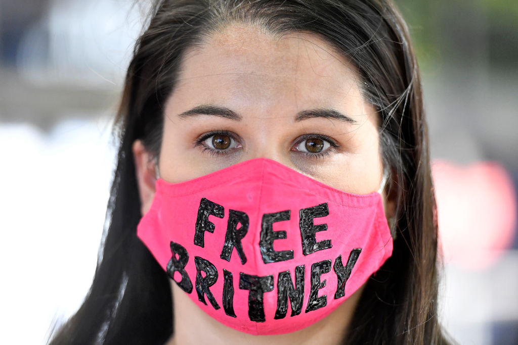 Leanne Simmons, fã de Britney, em protesto em Los Angeles, no dia 22 de julho de 2020 / Foto: Frazer Harrison/Getty Images