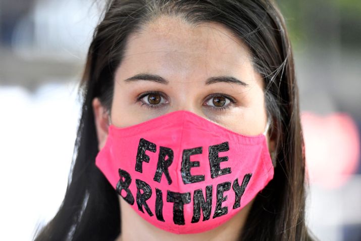 Leanne Simmons, fã de Britney, em protesto em Los Angeles, no dia 22 de julho de 2020 / Foto: Frazer Harrison/Getty Images