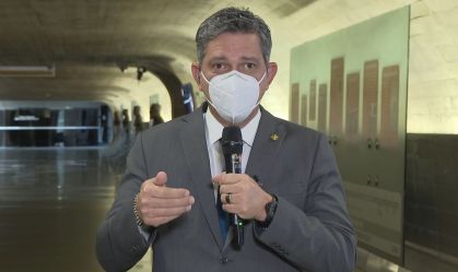 Osmar Terra promoveu crime contra saúde pública, diz senador Rogério Carvalho