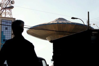 Caixa d'água em forma de disco voador em Varginha (MG)
