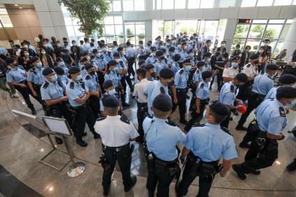 Jornal pró-democracia é fechado em Hong Kong