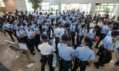 Jornal pró-democracia é fechado em Hong Kong