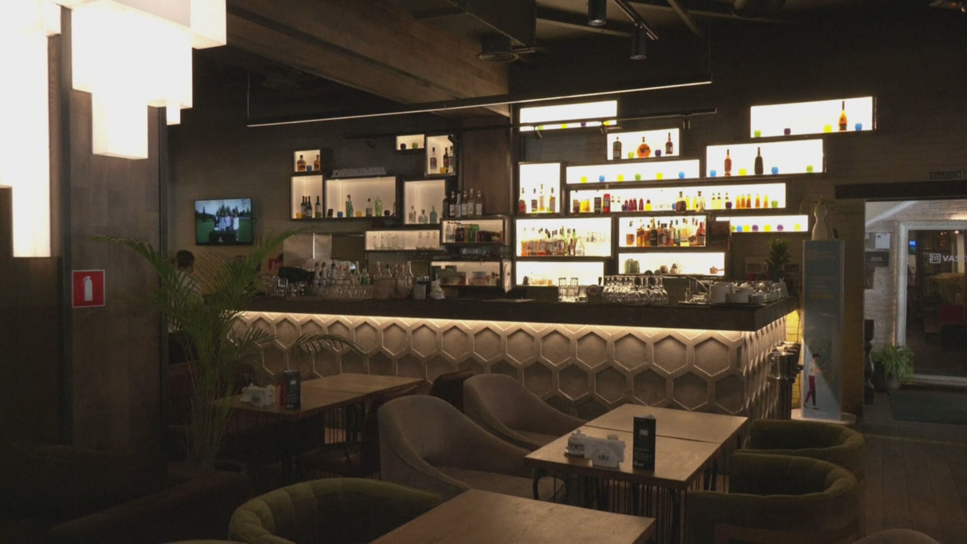 Prefeitura de Moscou permitirá apenas pessoas vacinas em bares e restaurantes