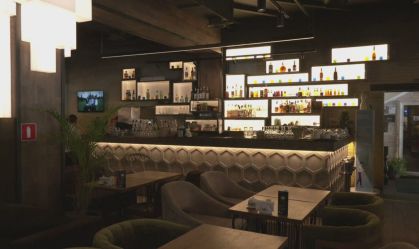 Prefeitura de Moscou permitirá apenas pessoas vacinas em bares e restaurantes