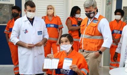 Prefeitura do Rio voltou a vacinar garis contra Covid-19