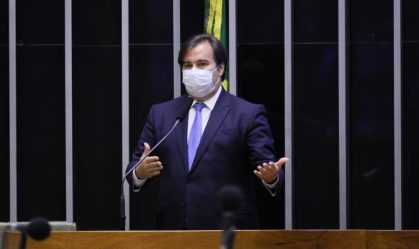 Câmara aprova texto-base de auxílio a estados e municípios