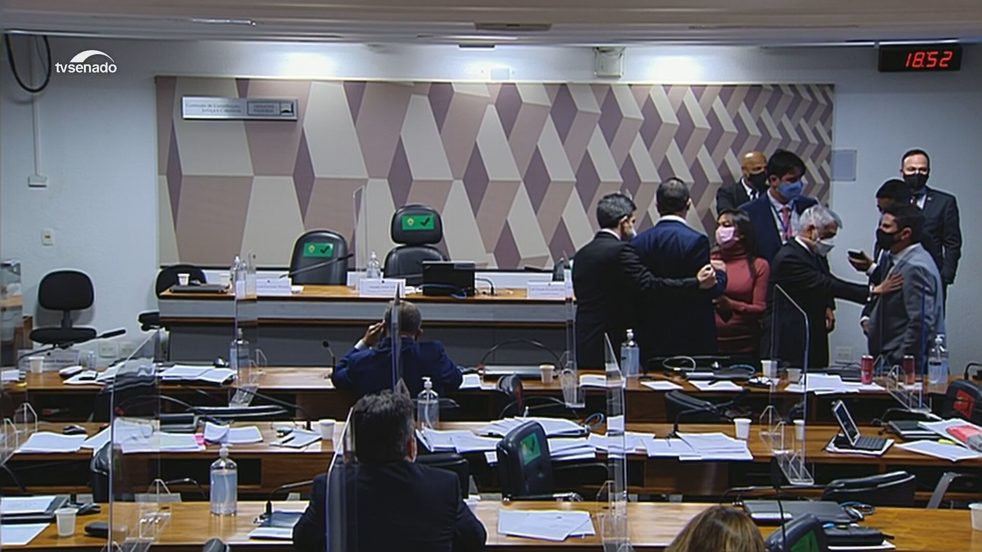 Desentendimento do deputado Luis Miranda e do senador Marcos do Val Desentendimento do deputado Luis Miranda e do senador Marcos do Val