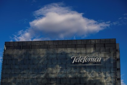 Prédio com logo da Telefônica