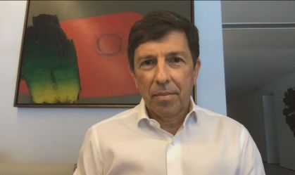 Amôedo declara voto em Lula e chama de “ingênuo” quem não vê Bolsonaro como ameaça