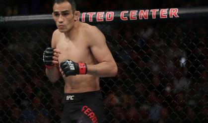 Lutadores são testados na chegada à Flórida para retorno do UFC no sábado