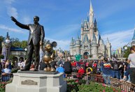Entenda como governador da Flórida enfrentou a Disney por controle de distrito que abriga parques