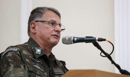 Forças Armadas veem aumentar risco de conflito entre poderes